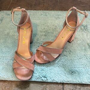 Womens Unisa size 7.5M pale pink shoes